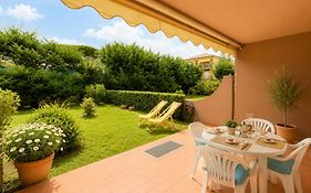 Relax in Piscina - Free Parking e ampio Giardino